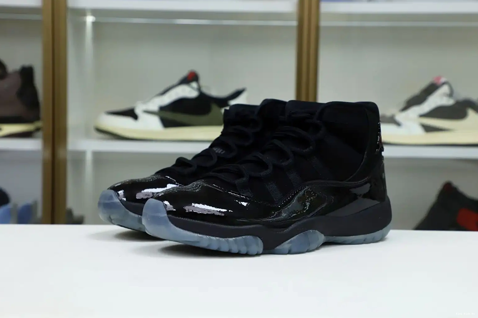 JORDAN 'CAP 11 RETRO Kimikick AND AIR GOWN' 0611